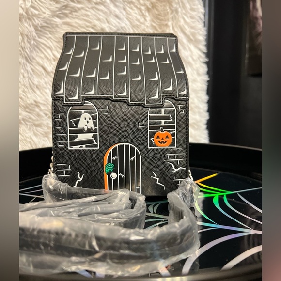 🎃🖤👻BNWOT-MAD ENGINE VIRAL HALLOWEEN SUPER CUTE HAUNTED HOUSE CROSSBODY 🎃🖤👻 - Picture 3 of 13